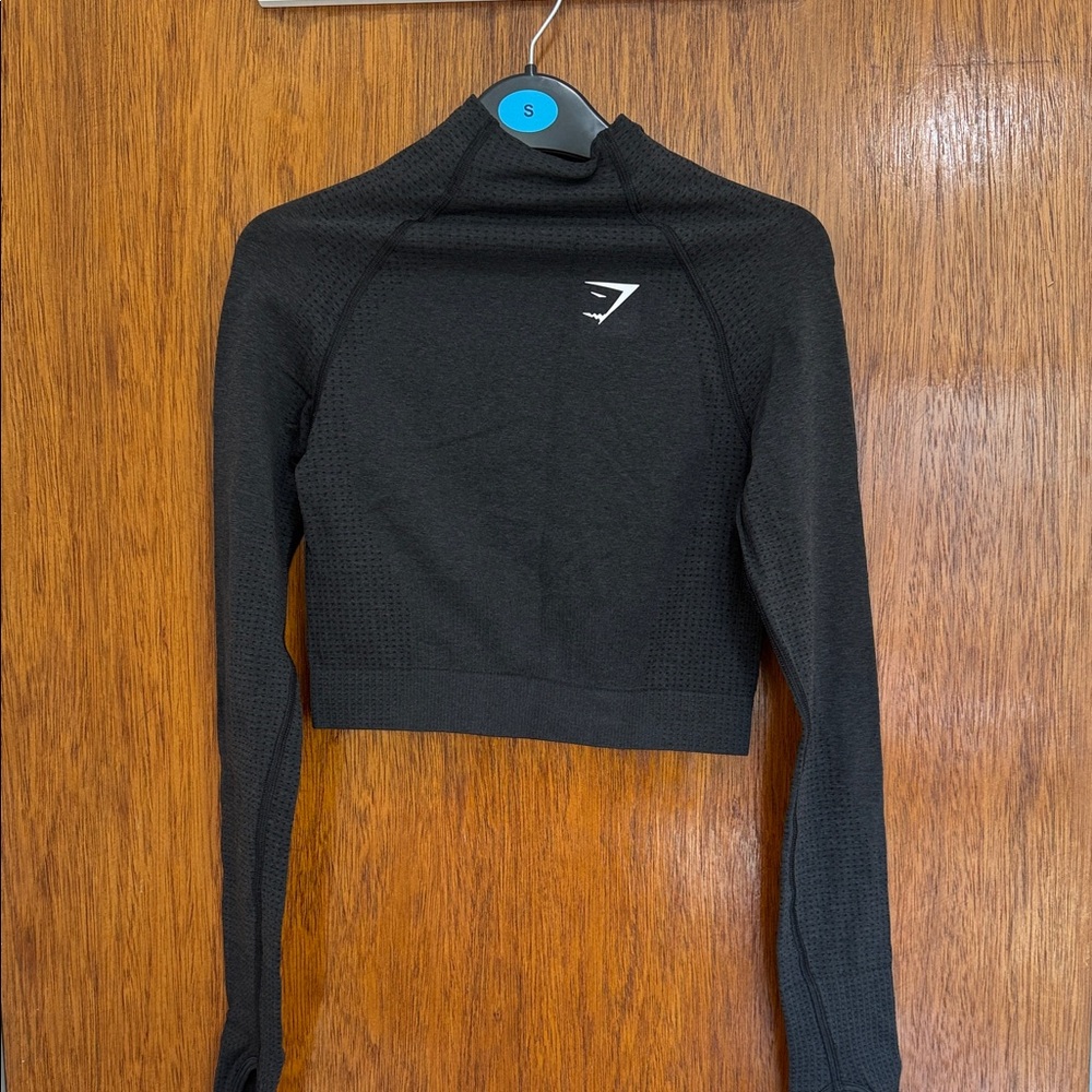 Gymshark Black Long Sleeve Crop Top sport